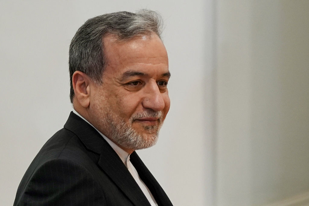 عراقجي يرد على نظيره الأردني: كم يجب أن ننتظر للرد على من انتهك سيادتنا؟