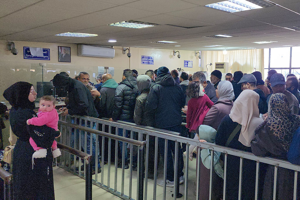 سوریا.. عبور أکثر من ملیونی مسافر و31 ألف شاحنه من منفذ جدیده یابوس خلال 8 أشهر