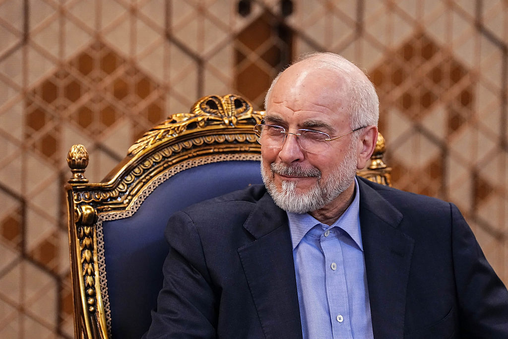 تهدید مبطن أم تحذیر اقتصادی؟.. قالیباف لبیسنت: "استعدوا للإقلاع"