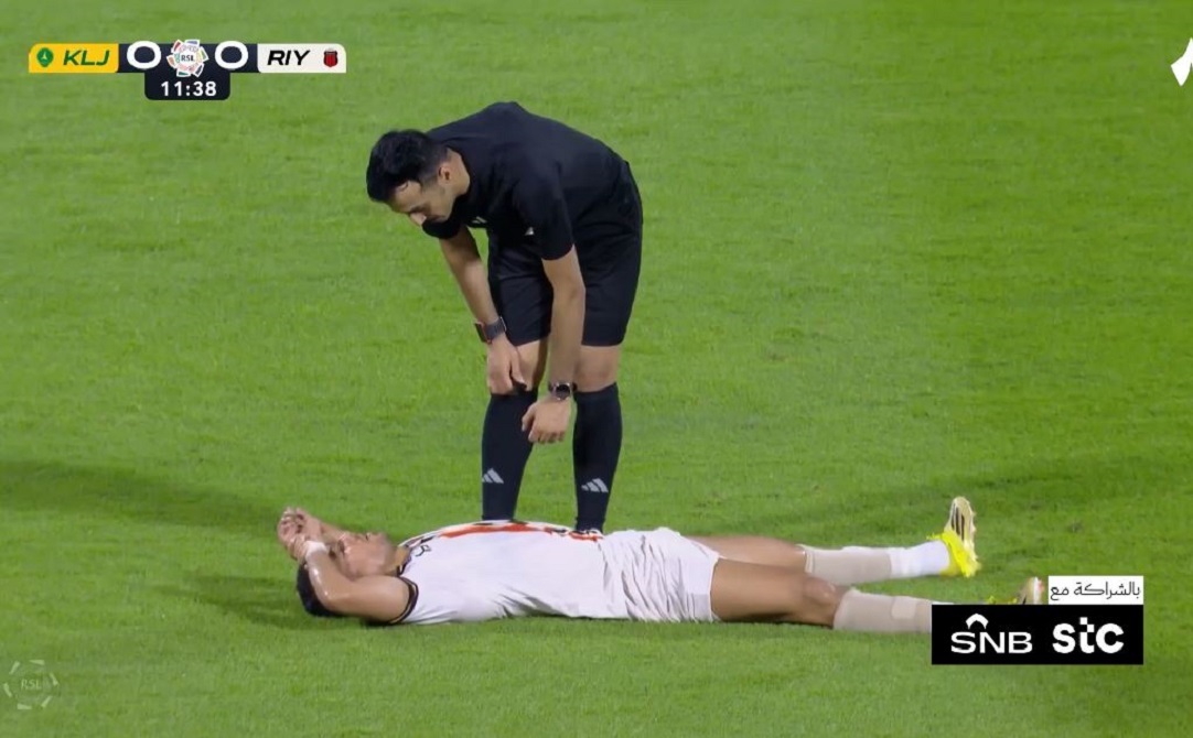 ضربه لمنتخب مصر ونادی الریاض.. تریزیغیه یغادر مباراه الخلیج باکیا (فیدیو)