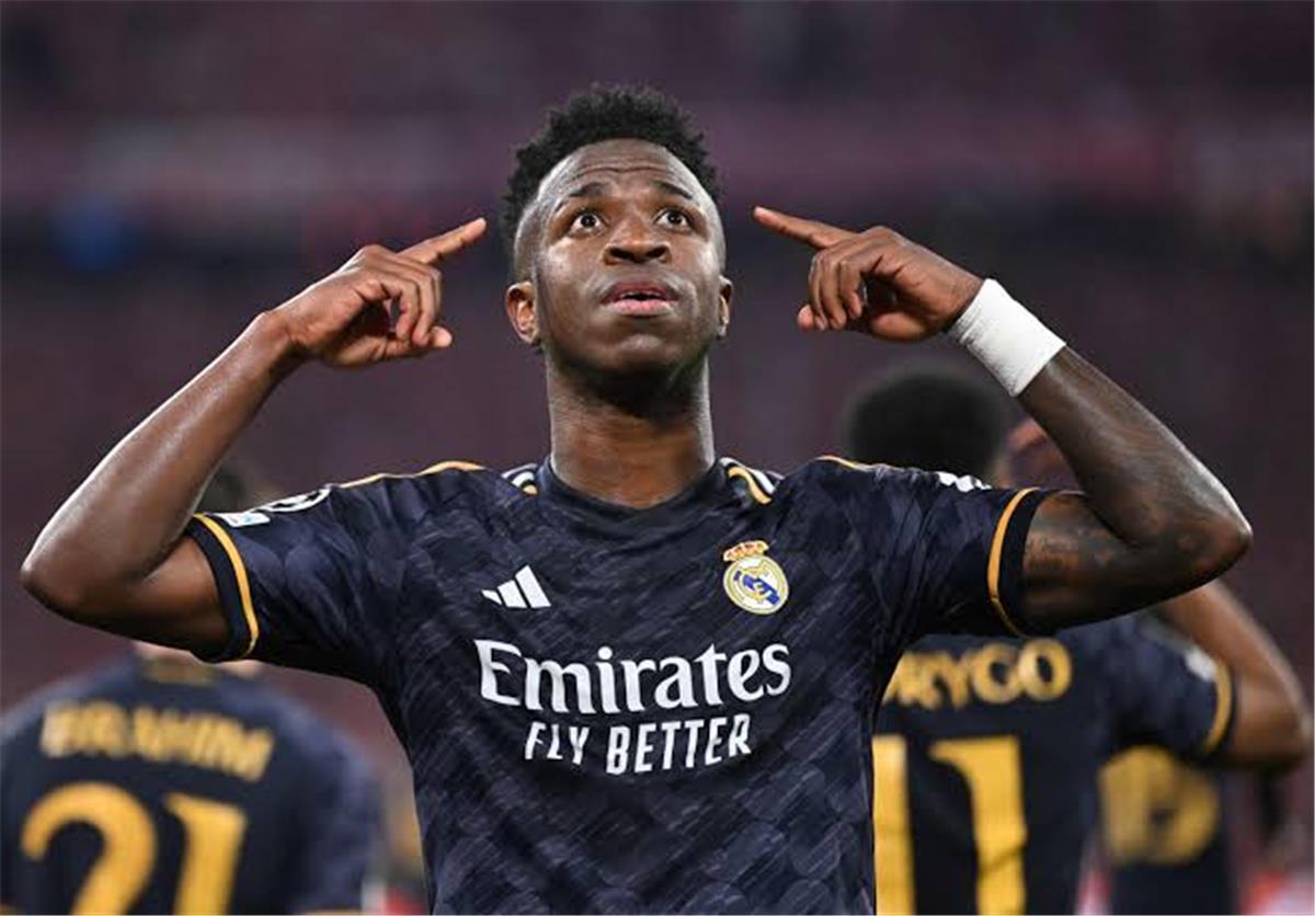 "آس" تسلط الضوء على أداء فينيسيوس جونيور مع ريال مدريد
