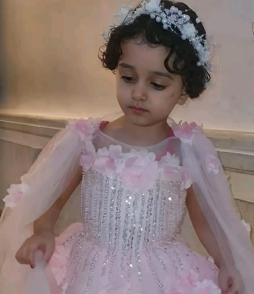 خرجت للقاء والدها وعادت جثه.. مأساه الطفله "کارما" تهز مصر