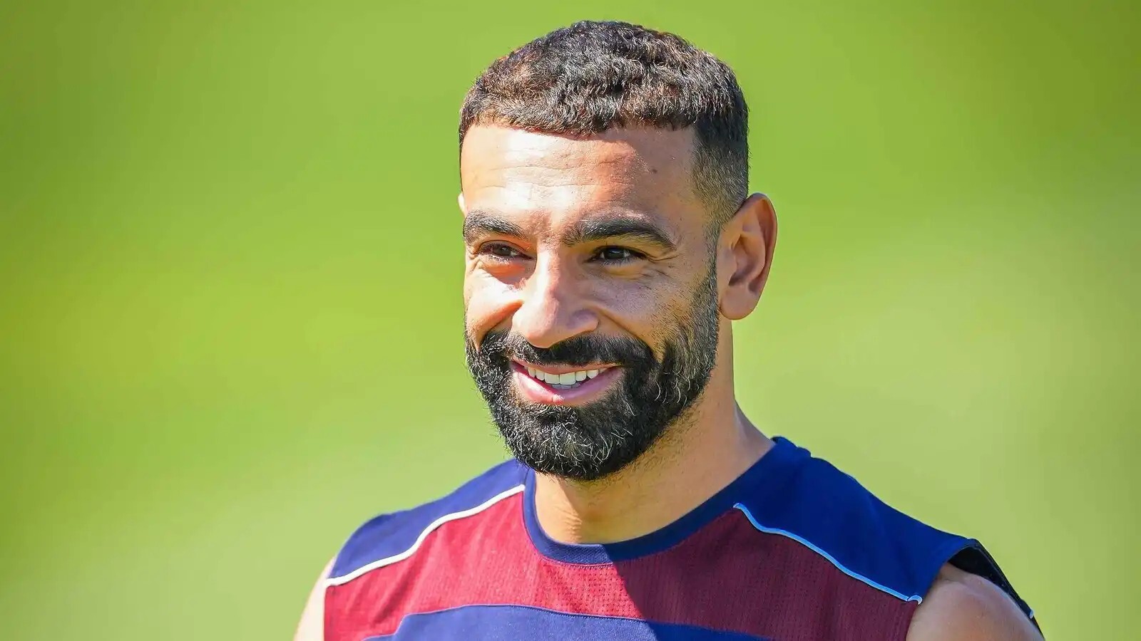 قبل لقاء كونيا سبور.. مشجع يفاجئ محمد صلاح (فيديو)