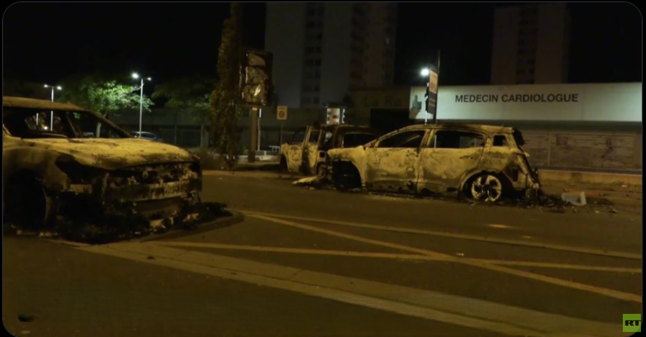 إصابه 8 عناصر من الشرطه خلال أعمال شغب اندلعت فی وسط فرنسا