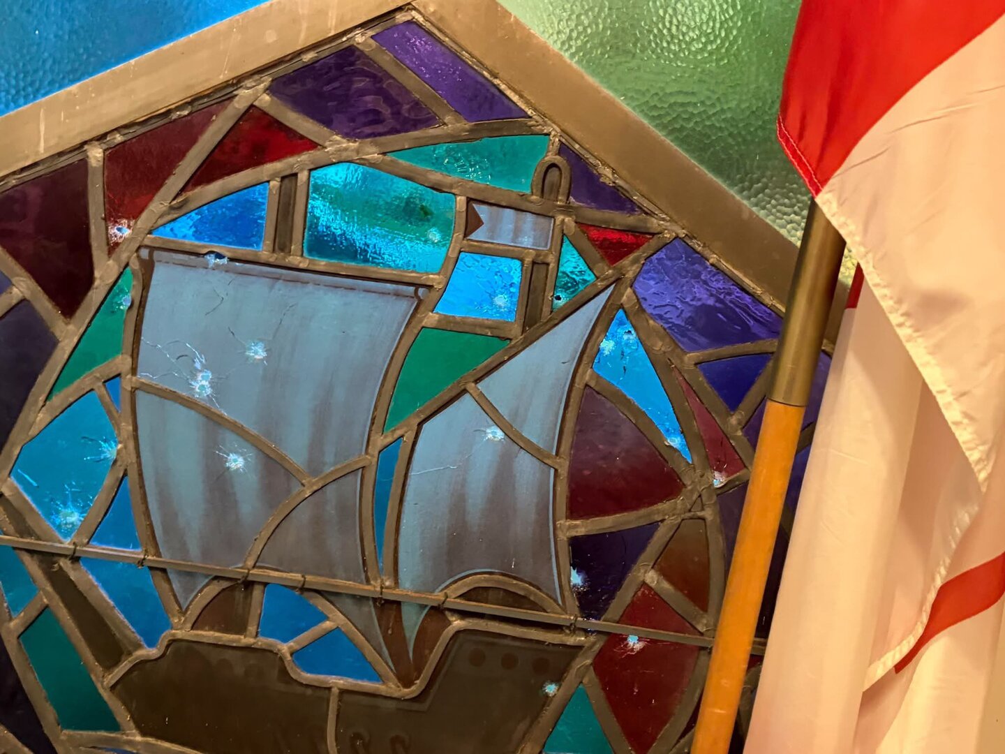 کندا.. إصابه ضابط شرطه بإطلاق نار خارج کنیس یهودی خلال إحیاء یوم الغفران