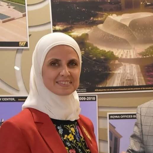 معاونة وزير الثقافة السورية، لونا رجب، تقول إنها تتعرض لمضايقات تصفها بأنها "غير قانونية"