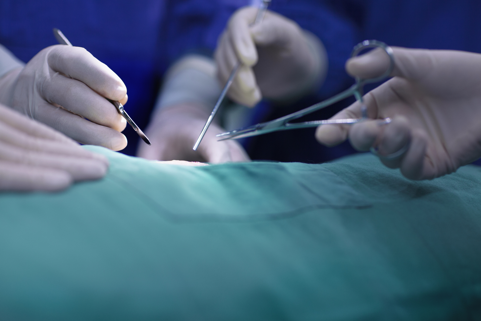 كوكايين وممرضات بدلا من الأطباء.. تفتيش يكشف مخالفات خطيرة في مركز طبي بتل أبيب
