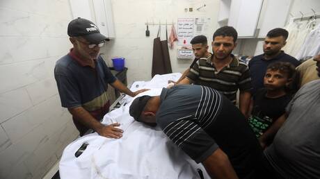 غزة.. الدفاع المدني ينتشل 55 جثمانا من تحت أنقاض منزل لعائلة "ملكة"