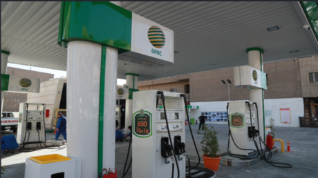 العراق يعزو ازدحام محطات الوقود إلى فجوة الإنتاج وتأخر شحنات البنزين المستورد