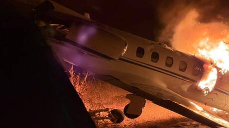 المغني البرازيلي ري فاكيرو ينجو من الموت بأعجوبة بعد اشتعال النيران في طائرته