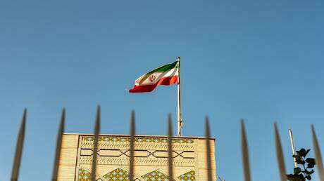 طهران تطلب من دبلوماسي سويدي مغادرة إيران خلال 48 ساعة.. فماذا فعل؟