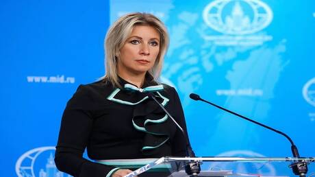 زاخاروفا: إستونيا ربت جيلا على "روح شباب هتلر"