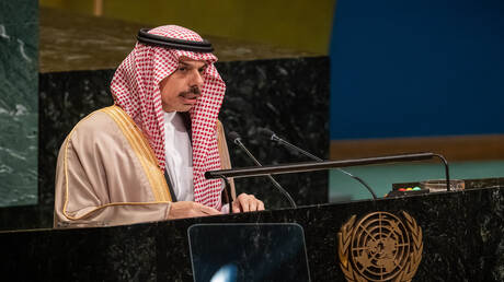 وزير الخارجية السعودي: أمن الخليج جزء من أمن العالم.. وعودة المضيق إلى ما قبل الحرب ضرورة