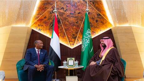 خلال اتصال من البرهان.. محمد بن سلمان يجدد دعم السعودية لاستقرار السودان