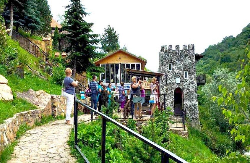 الخارجية الروسية توضح أسباب انجذاب السياح العرب إلى منتجعات قراتشاي-تشيركيسيا