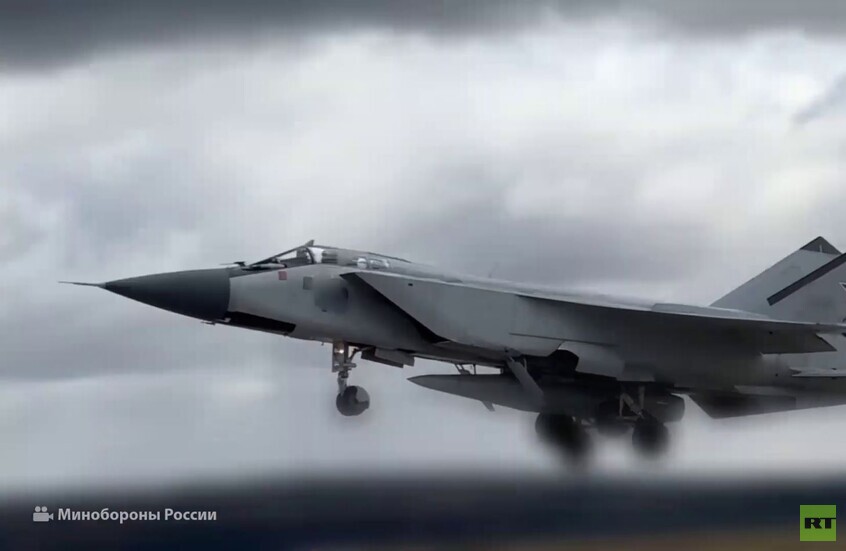 تدريب أطقم طائرات الـ"MiG-31" خلال المناورات الاستراتيجية "تسينتر-2026"