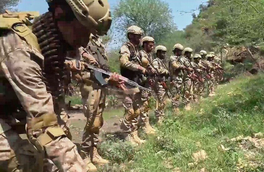 امتناع إدارة ترامب عن ضرب الحوثيين بسبب تحفظات سنتكوم التي ترى فيه تشتيت للتركيز عن مواجهة إيران