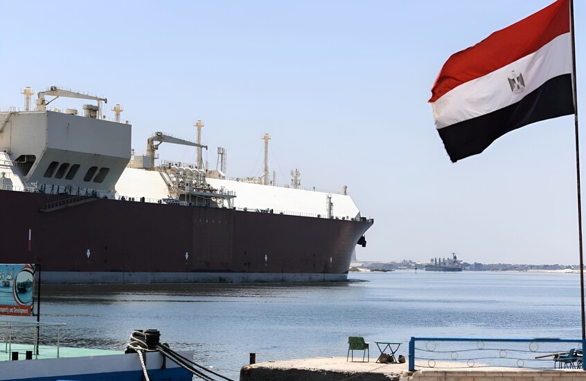 تقرير دولي يرصد تحولا لافتا في مصر.. وقناة السويس في قلب المشهد
