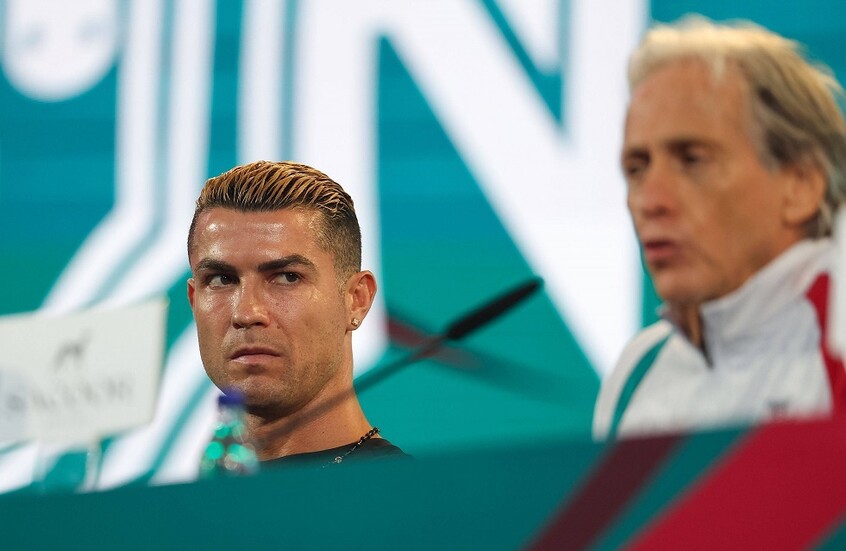 الأسطورة كريستيانو رونالدو والمدير الفني لمنتخب البرتغال جورجي جيسوس أثناء مؤتمر صحفي