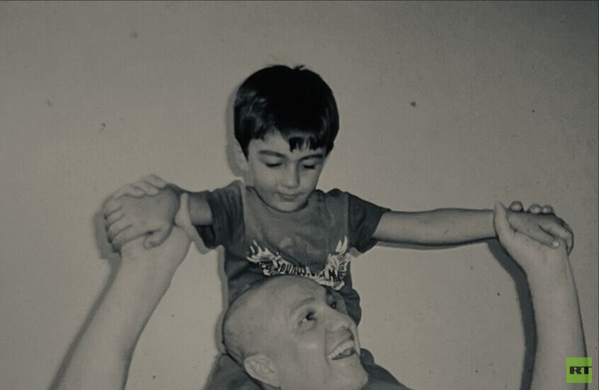 الفنان الراحل نضال سيجري  ونجله آدم  jpg