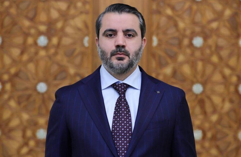 وصل وزير الخارجية والمغتربين السوري أسعد حسن الشيباني إلى مدينة بنغازي، في زيارة رسمية يجري خلالها لقاءات مع مسؤولين في المدينة، لبحث العلاقات السورية الليبية وآفاق تطوير التعاون بين البلدين، وفق المعلومات الواردة بشأن الزيارة.