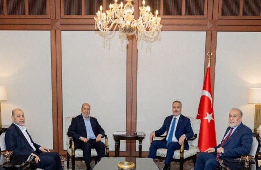 وزير الدفاع الإسرائيلي يهاجم أردوغان ويهدد خليل الحية: سيأتي دوره وسيلحق بهنية