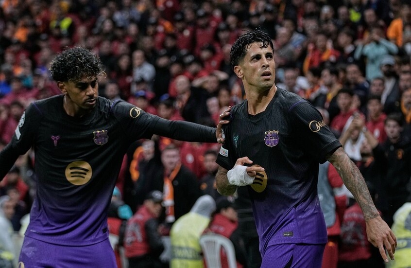 لامين جمال يخطف الضواء بمهاراته في مباراة غلطة سراي