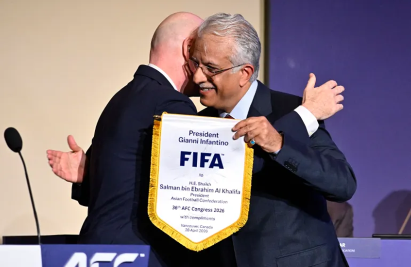 الشيخ سلمان  مع رئيس الفيفا جياني إنفانتينو