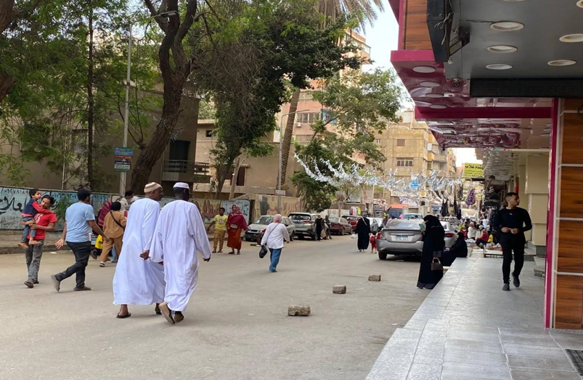 سوداني يودع المصريين برسالة مؤثرة ويثير تفاعلا واسعا (فيديو)