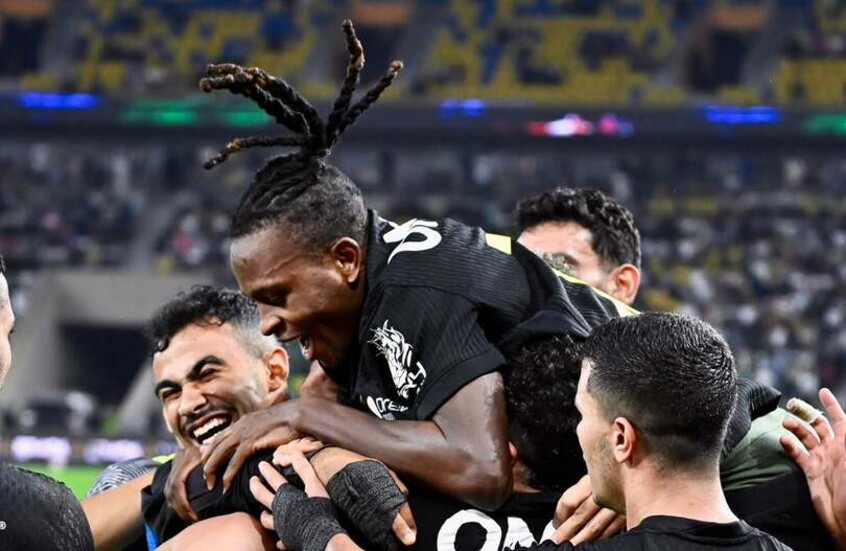 فرحة فريق الزمالك المصري عقب إحراز هدف الفوز على  الجيش الرواندي