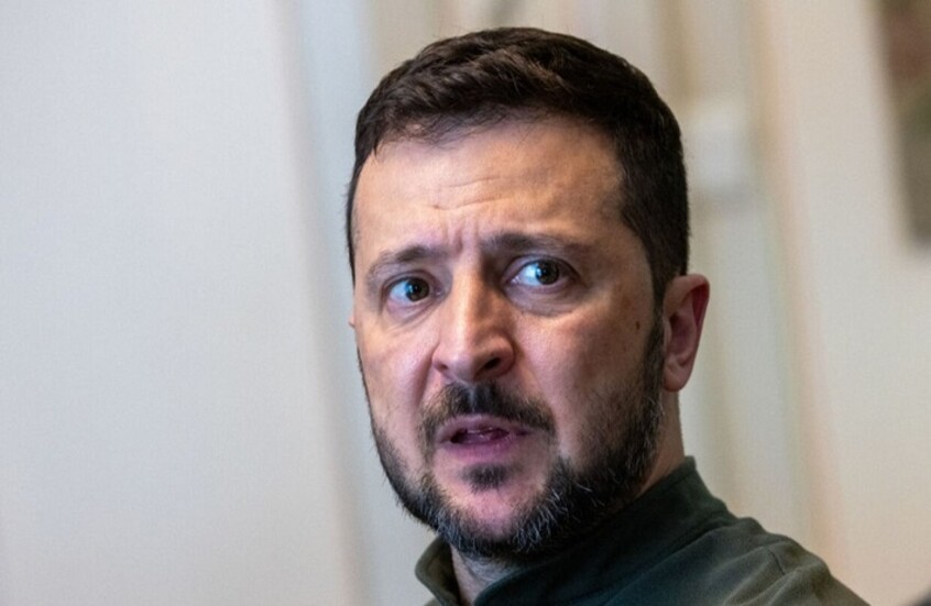 لا يجوز أن يحصل زيلينسكي على أي مال أمريكي