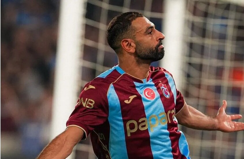 محمد صلاح يحتفل بعد إحرازه أحد أهدافه مع فريق طربزون سبور