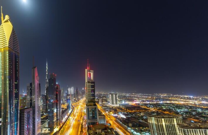 دبي تغري المستثمرين.. أول طرح عام منذ الحرب بتوزيع أرباح قياسية