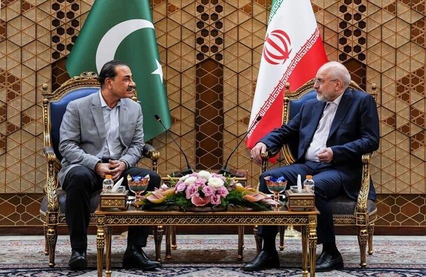 رئيس البرلمان الإيراني محمد باقر قاليباف قائد الجيش الباكستاني المشير عاصم منير