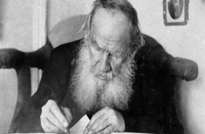 لماذا عارض قدامى محاربي عام 1812 رواية تولستوي "الحرب والسلام"؟ -"War and Peace" by Tolstoy