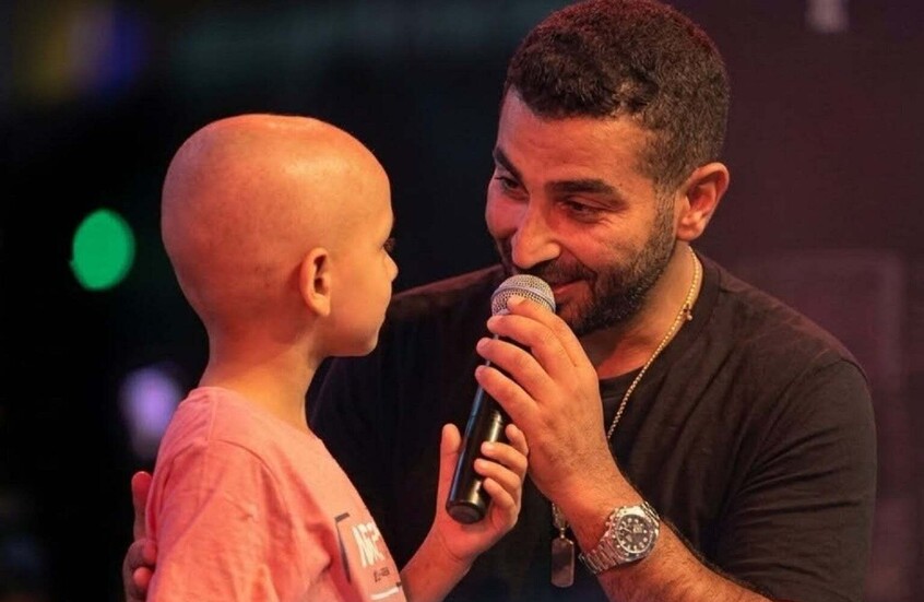 بعد "دويتو" مع أحمد سعد.. مصرع محارب السرطان الطفل ياسين وأمه في حادث سير