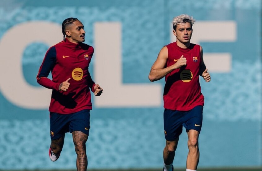 مدرب برشلونة يشعل أجواء الكلاسيكو عشية استضافة ريال مدريد

                  صرح الألماني هانز فليك المدير الفني لفريق برشلونة بأن مواجهة ريال مدريد في الكلاسيكو تتجاوز حسابات النقاط الثلاث، لما تحمله من أهمية استثنائية في عالم كرة القدم.