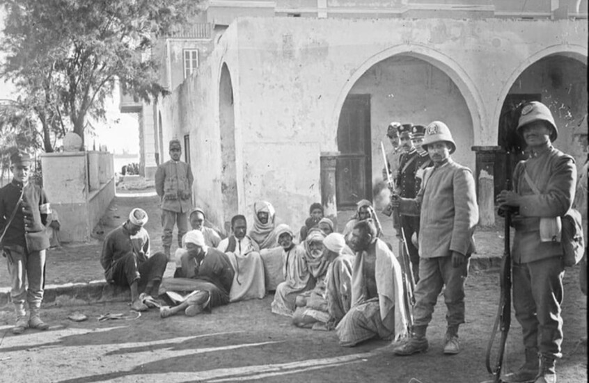 مسؤول ليبي: إيطاليا لم تدفع تعويضات الماضي الاستعماري البالغة 5 مليارات دولار حتى الآن

                  أشار المسؤول في وزارة الخارجية الليبية فرج نجم إلى أن إيطاليا قدمت اعتذارها عن ماضيها الاستعماري وعرضت دفع 5 مليارات دولار، وأن ليبيا لم تتلق هذه الأموال حتى الآن.