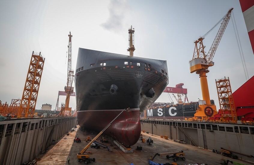السعودية للنقل البحري توقع عقداً لبناء 3 ناقلات نفط عملاقة 🚢