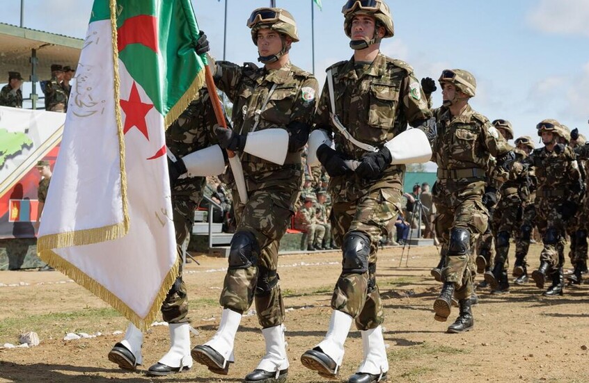 صوّت مجلس الأمة الجزائري، اليوم الأحد، بالإجماع على قرار يقضي بإرسال وحدة عسكرية من الجيش الوطني الشعبي إلى جمهورية النيجر، وفق ما أوردته صحيفة "الخبر" المحلية على موقعها الإلكتروني.