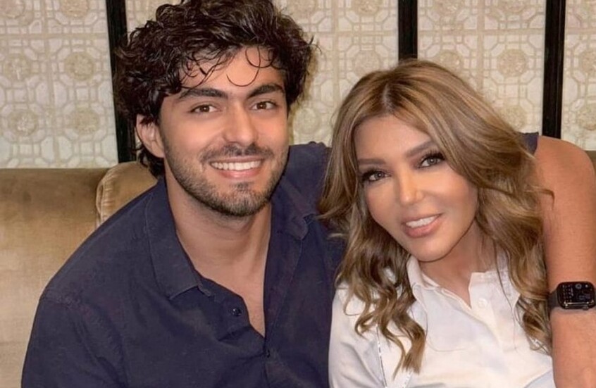 "فرحة العمر".. سميرة سعيد تزفّ ابنها الوحيد شادي على الطريقة المغربية في الرباط

                  شاركت الفنانة المغربية سميرة سعيد عبر حسابها على "إنستغرام" أمس الأحد مقطع فيديو من حفل زفاف ابنها الوحيد شادي نابلسي، وعلّقت عليه بعبارة "فرحة العمر".