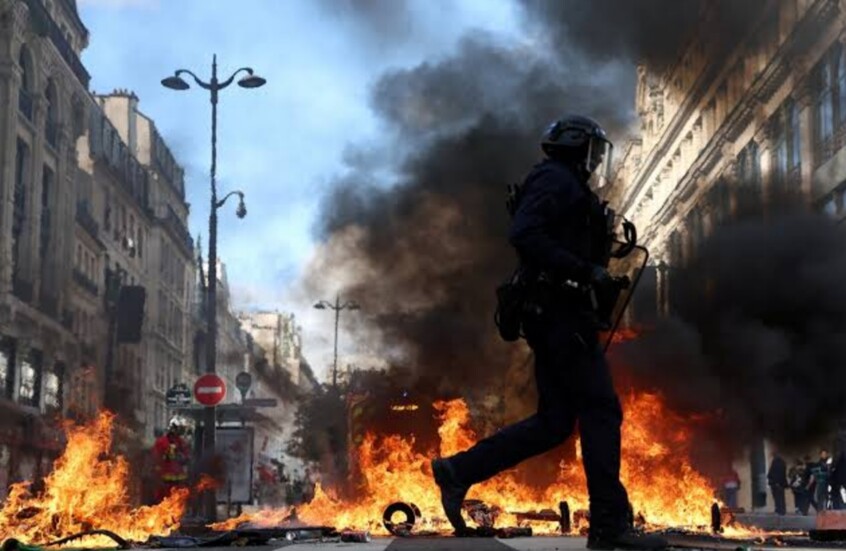 أعلن وزير الداخلية الفرنسي لوران نونيز، اليوم الاثنين، أن السلطات أوقفت أكثر من 1400 شخص خلال الاحتجاجات التي شهدتها عدة مناطق في فرنسا يوم السبت الماضي.