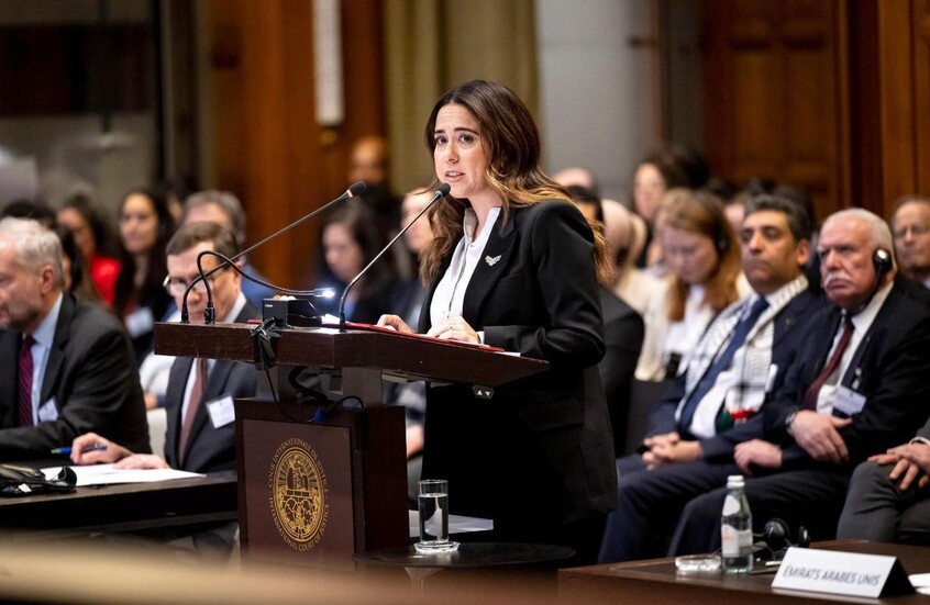 مصر تعلن موقفها من ترشيح الإماراتية لانا نسيبة لقيادة الأمم المتحدة

                  أعلنت مصر دعمها لترشيح الإماراتية لانا نسيبة لمنصب الأمين العام للأمم المتحدة، إذ أشاد وزير الخارجية بدر عبد العاطي بخبراتها الدبلوماسية وكفاءتها، معتبرا أنها مؤهلة لتولي المنصب.