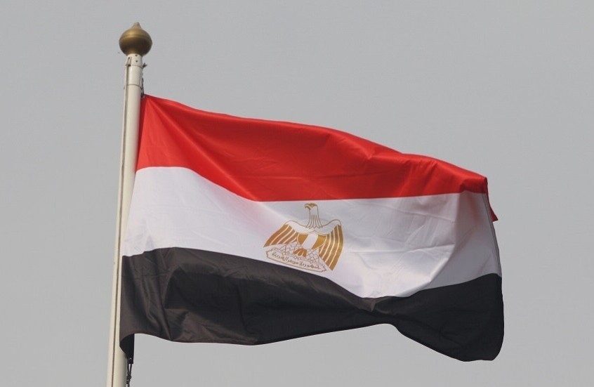 إعلامي مصري: أحداث 25 يناير لن تتكرر والرئيس المقبل يجب أن يمتلك القدرة على إدارة مؤسسات الدولة

                  أكد الإعلامي مصطفى بكري أن الشعب المصري لن ينخدع مجددا وأن أحداث 25 يناير لن تتكرر وأن المصريين سيظلون متمسكين بإيمانهم ورفضهم للفساد في ظل ما تشهده المنطقة من صراعات وأزمات.