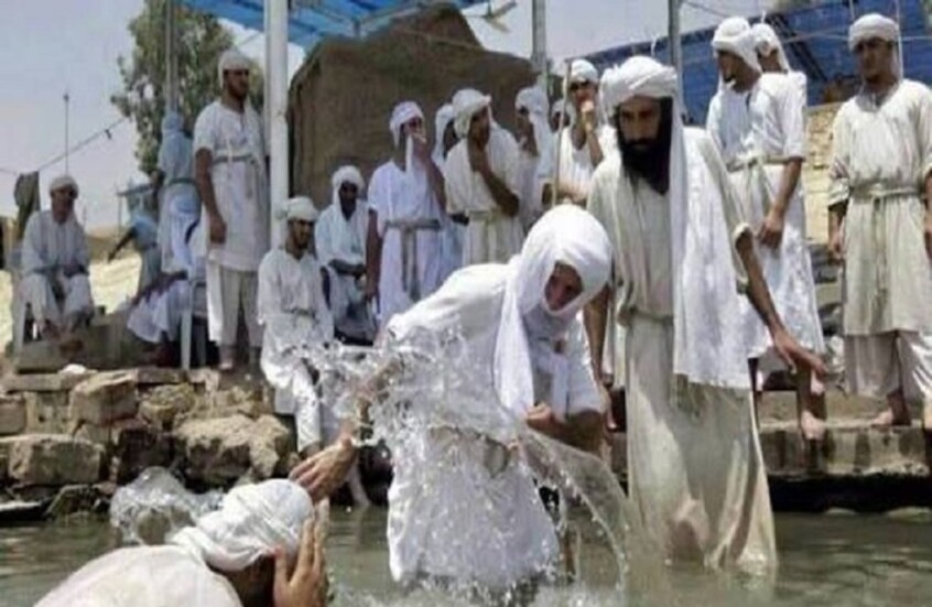 الصابئة المندائيون في العراق يحتفلون بعيد الازدهار بطقوس مميزة

                  هنأ رئيس العراق نزار آميدي، اليوم السبت، الصابئة المندائيين بمناسبة عيد الازدهار (دهوا حنينا)، مؤكداً أن المندائيين عنصر أصيل من النسيج الوطني العراقي.