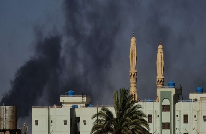 الخرطوم تتهم أديس أبابا وأبوظبي بشأن هجمات المسيرات

                  وجهت الخارجية السودانية اتهامات إلى إثيوبيا والإمارات بالضلوع في هجمات بطائرات مسيرة تستهدف منشآت حيوية داخل السودان، معلنة أنها أطلعت البعثات الدبلوماسية الأجنبية على التفاصيل.