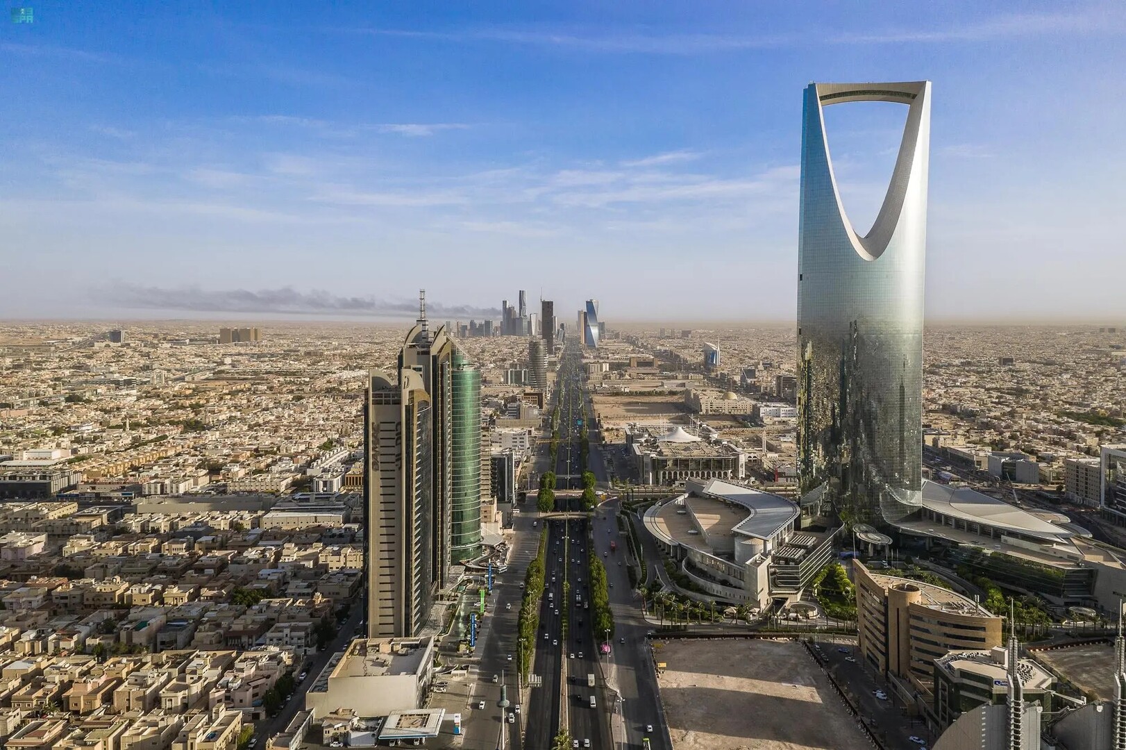 السفارات السعودية تسيّر حافلات لنقل العالقين في 5 دول إلى الرياض بعد إلغاء رحلاتهم الجوية
