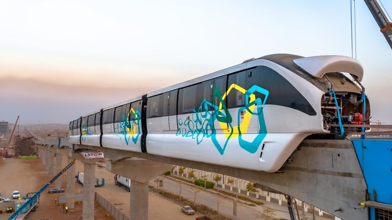 مشروعات النقل الذكي والبنية التحتية: التحديات الهندسية لربط غرب القاهرة بالعاصمة الإدارية عبر المونوريل