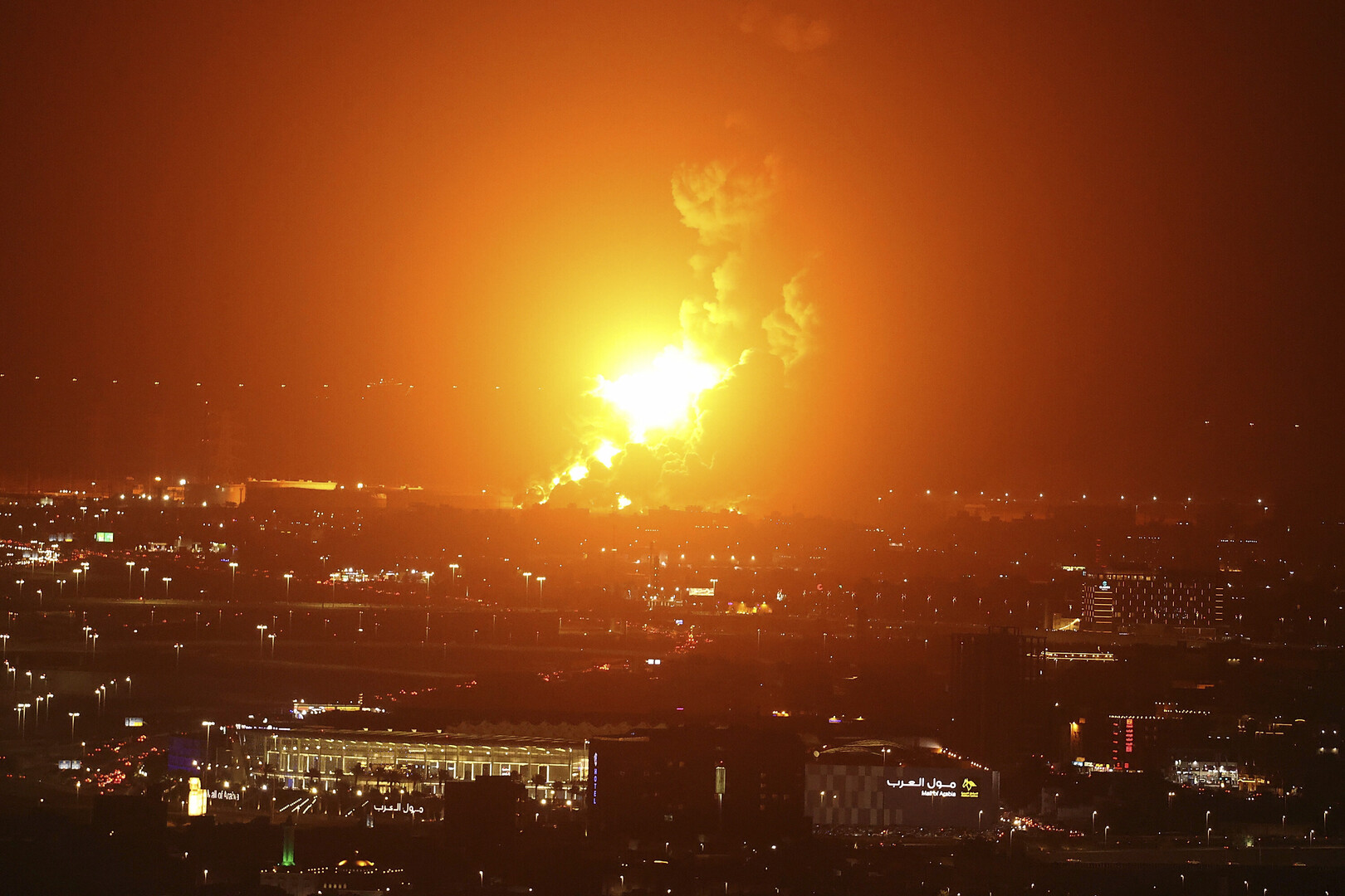 الحوثيون يعلنون تنفيذ 6 عمليات عسكرية نوعية في عمق الأراضي السعودية