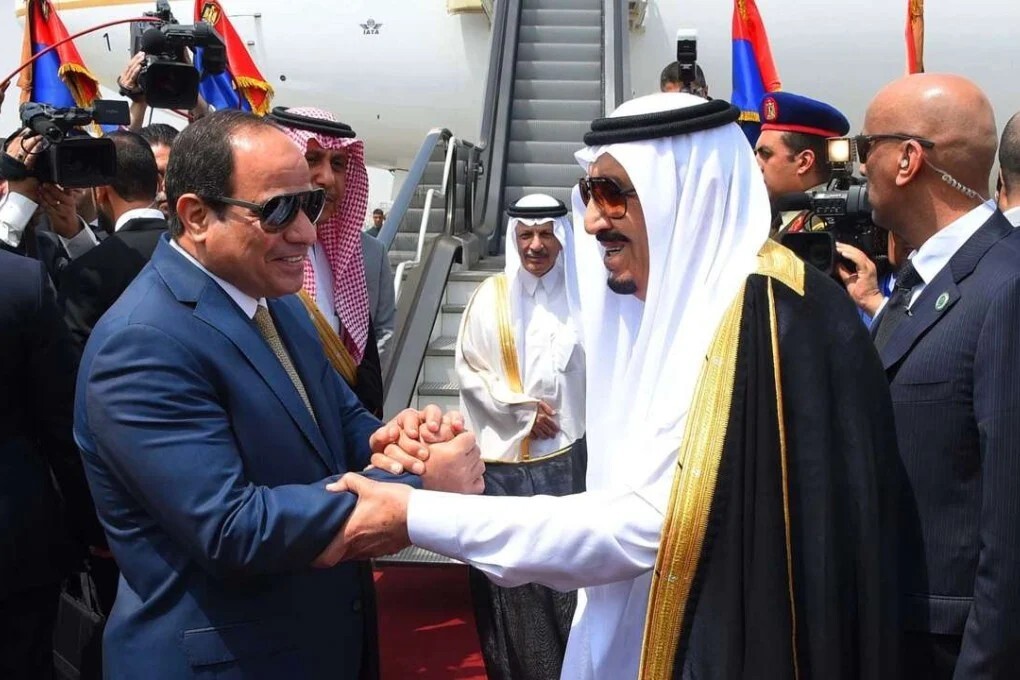 بعد تحرك مصري لدعم دفاع السعودية.. رسالة من السيسي تصل للملك سلمان